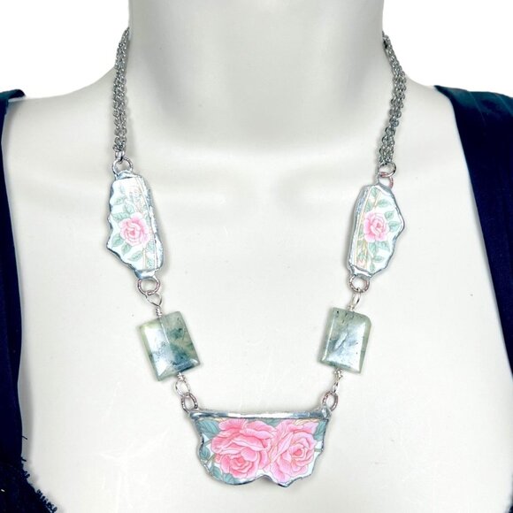 Artisan Antique Lynns USA Broken  China Roses Triple Necklace W/ Prehnite Stones - Picture 4 of 16